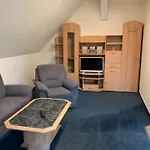 Am Louisenteich Apartment *